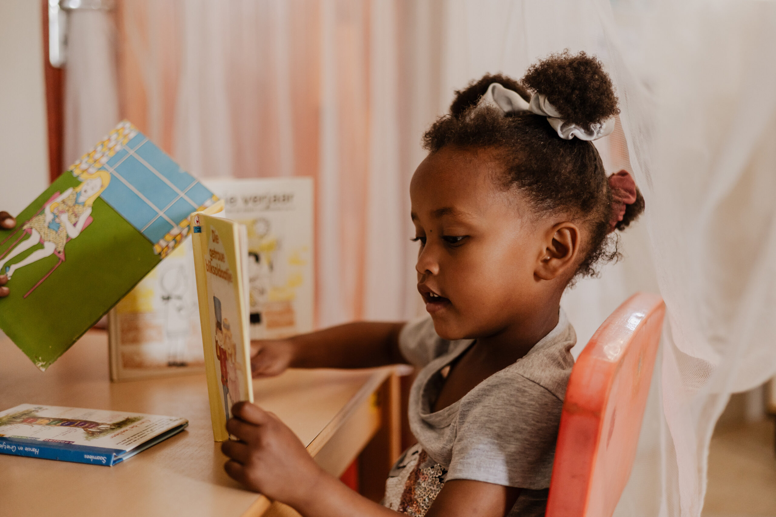 Reading books Noah’s Ark